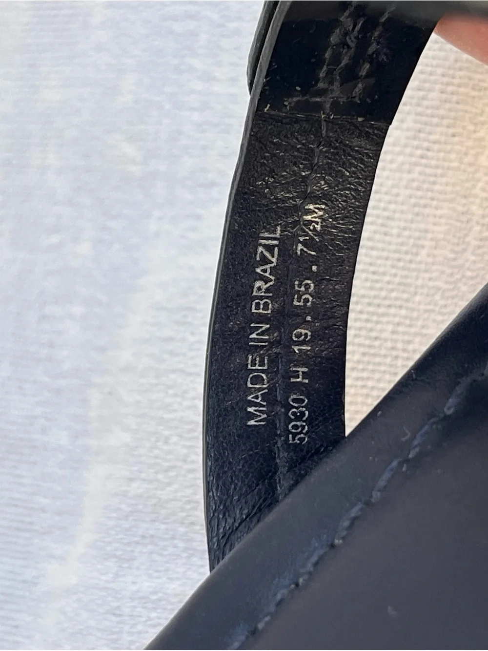 Tory Burch Navy Miller Thong Sandal with Rainbow Logo Medallion Size 7.5